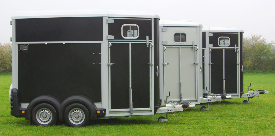 Taxicheval location van vans ifor williams hb505 hb506 hb511 transport cheval transports chevaux marche-en-famenne hogne haras de noblehaye